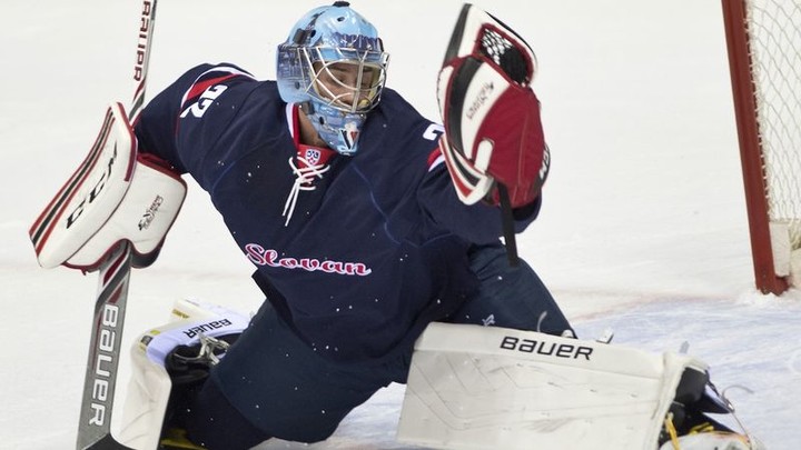 Chytal za Slovan v KHL. V kariére pokračuje v Anglicku